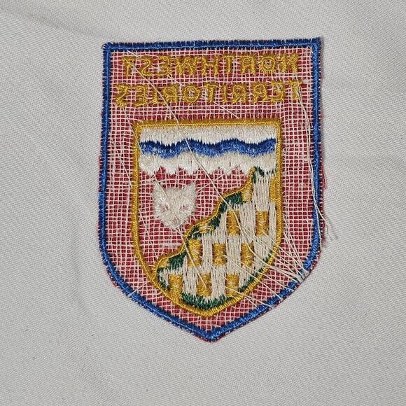 Vintage NORTHWEST Territories CANADA  Souvenir Sew On TOURIST Cloth Patch - Picture 2 of 3